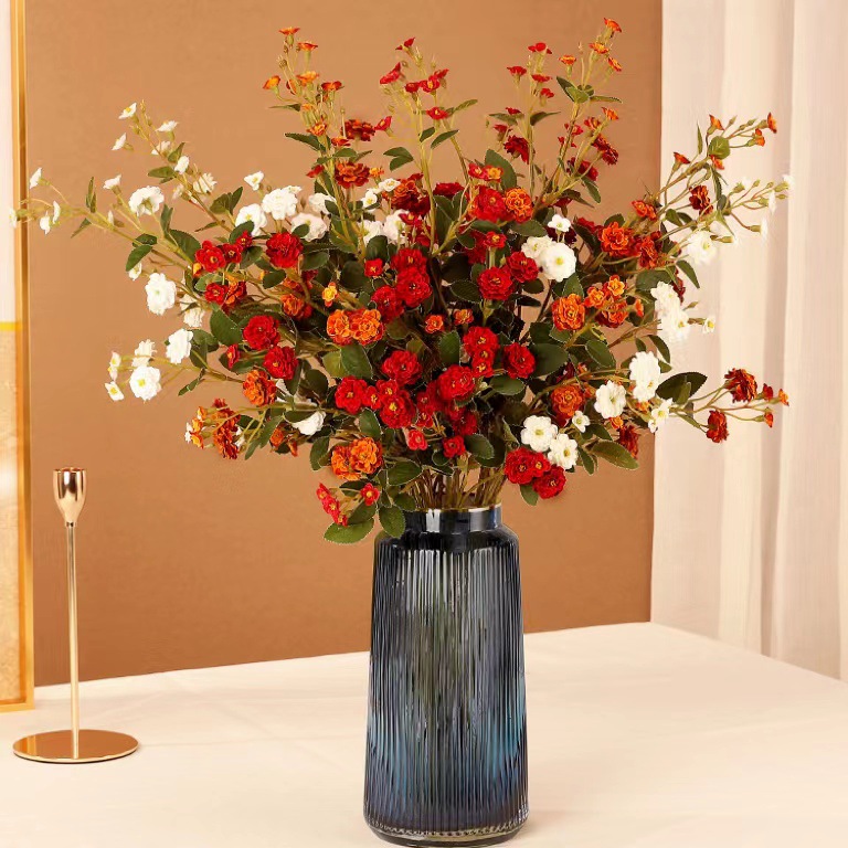 軽やかな高級感の小さな造花のバラの花束、ダイニングテーブル、 - Photography Artificial Lighting のレビューと価格
