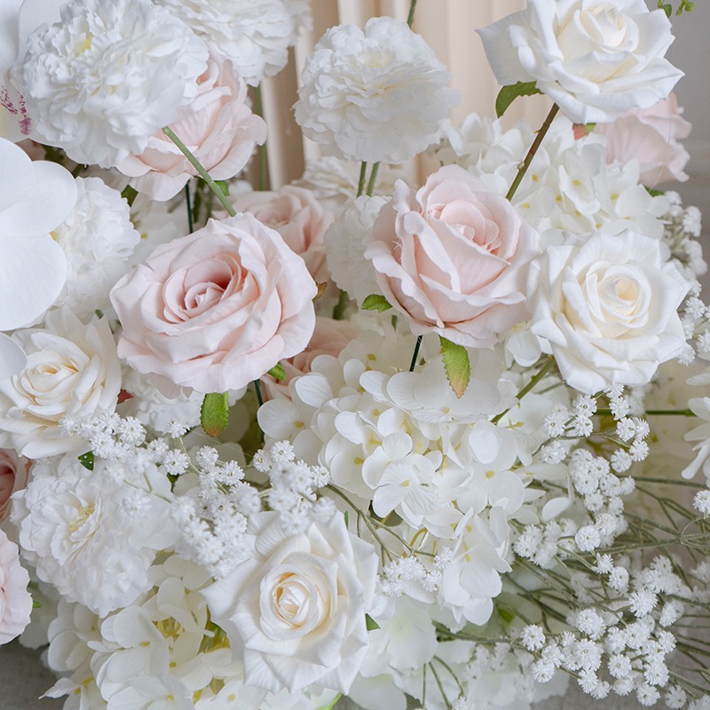 高品質な薄ピンクと白のバラの造花、結婚式の通路や写真撮影用の - Photography Artificial Lighting のレビューと価格